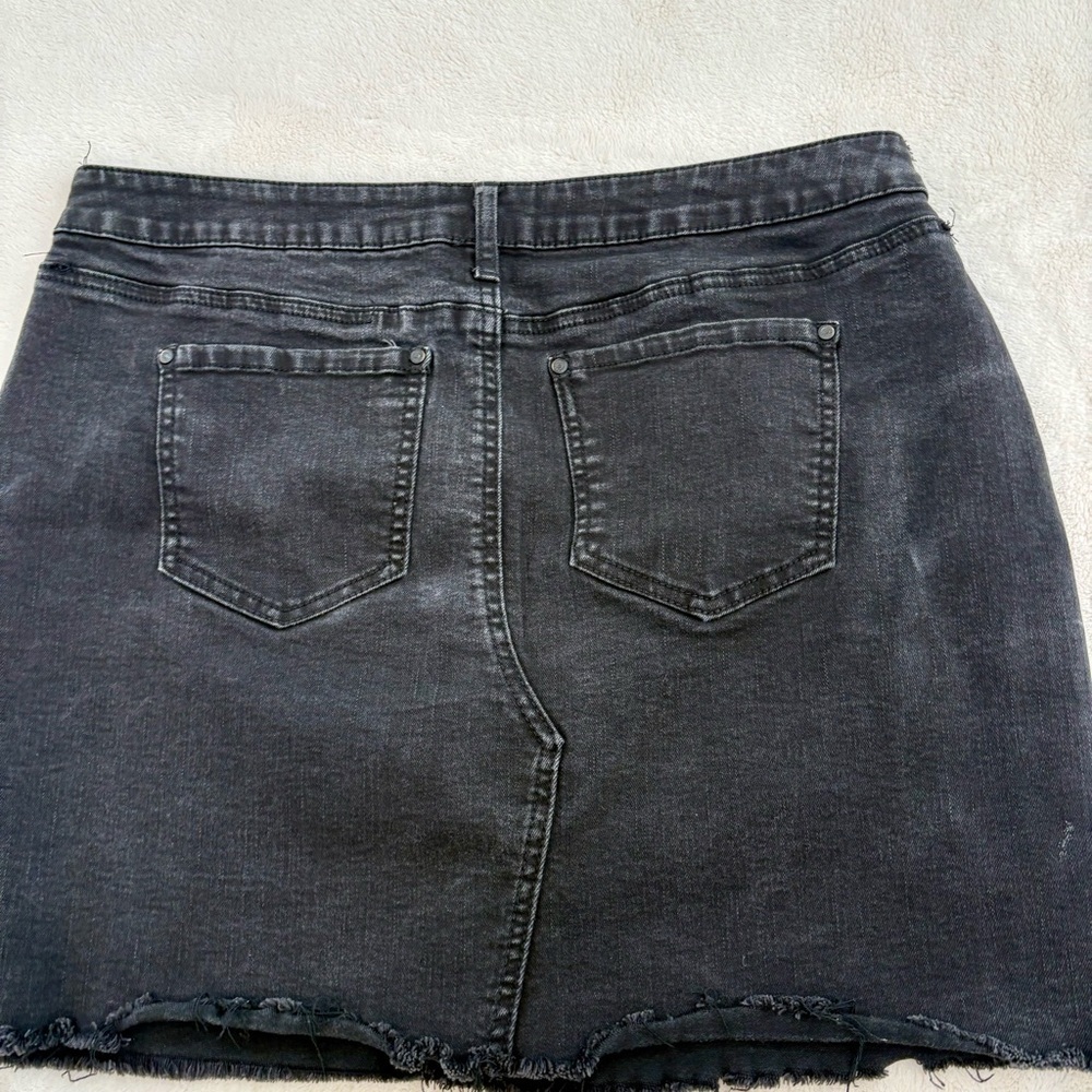 Celebrity Pink Black Mini Jean Denim Skirt Raw Hem Women Junior Sz 13/31 Retro - Picture 8 of 15